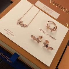 LV neacklace 0327dly3